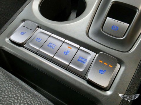 Hyundai KONA 64kWh Premium Auto 5dr (10.5kW Charger) 32
