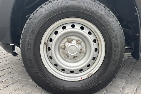 Isuzu D-Max 1.9 TD Utility 4x4 Single Cab Pickup 28