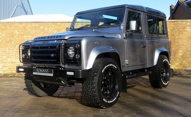 Land Rover Defender 90 XS 4