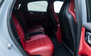 Porsche Cayenne TURBO GT 17