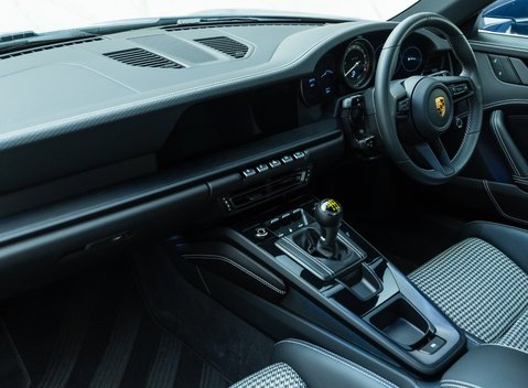 Porsche 911 GT3 TOURING (992) 17