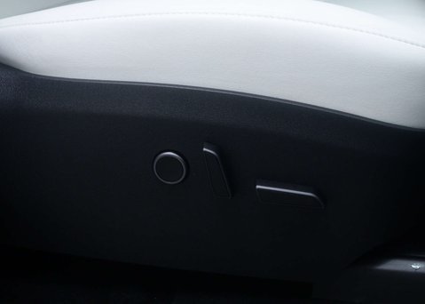 Tesla Model Y Model Y Long Range AWD 4WD 5dr 32