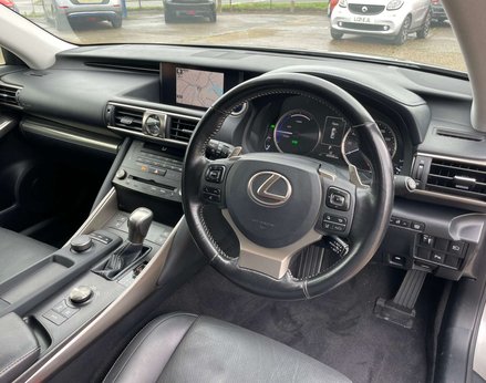 Lexus Is 2.5 IS 300h Advance CVT 4dr 16