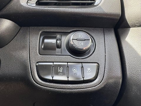 Vauxhall Viva 1.0i SE Euro 6 5dr (a/c) 13