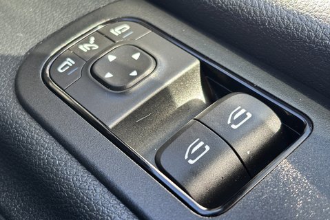 Mercedes-Benz Sprinter 316 Cdi Mwb Lr 4x4 Panel Van - Diff Lock / Low Range / Rear Camera 38