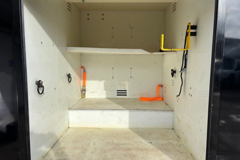 Toyota Hilux Active 4WD D-4D DCB Utility Service Body - Uprated to 3.5t 17