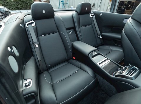 Rolls-Royce Dawn Black Badge 25