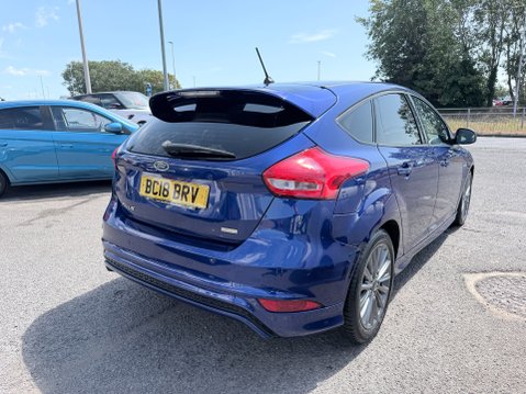 Ford Focus 1.0 ST-LINE NAVIGATION 5