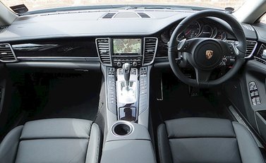 Porsche Panamera Diesel 11