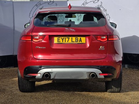 Jaguar F-Pace V6 S AWD 11