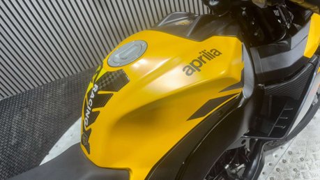 Aprilia Tuono 2025 25 PLATE 15BHP E5 SPORTS BIKE LEARNER ONLY 3K 17