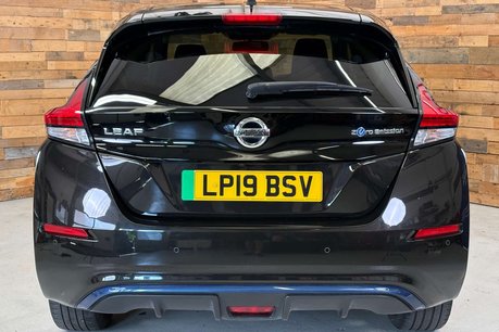 Nissan LEAF 40kWh Tekna Hatchback 5dr Electric Auto (150 ps) 5