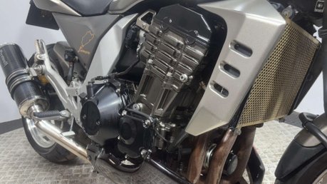 Kawasaki Z1000 2006 28K NAKED 1000CC NEW MOT RECENTLY SERVICED CLEAN BIKE 7