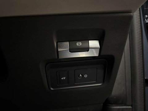 Land Rover Discovery Sport HSE MHEV 18