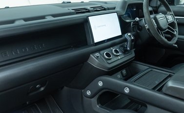 Land Rover Defender 90 V8 CARPATHIAN EDITION 19