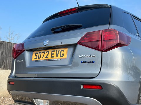 Suzuki Vitara SZ-T MHEV 18