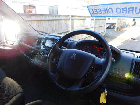 Peugeot Boxer 2.2 BLUEHDI 335 L2H2 PROFESSIONAL PANEL VAN 10