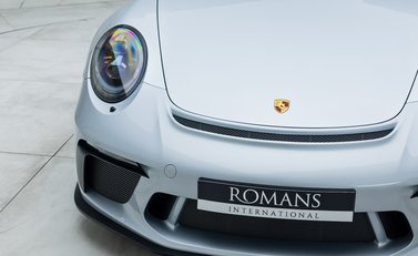 Porsche 911 GT3 TOURING (991.2) 26