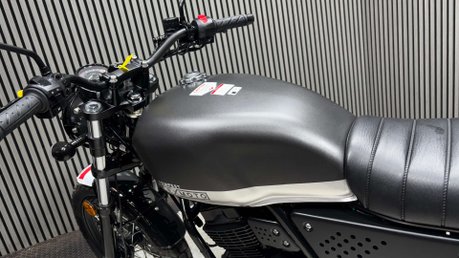 Lexmoto Tempest 2024 ONLY 2K TOP BOX 125CC MOT WARRANTY LEARNER BIKE 40