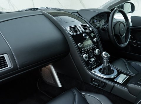 Aston Martin DBS V12 18