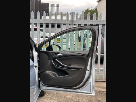 Vauxhall Astra 1.4 Astra SRI 5dr 46