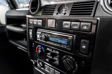 Land Rover Defender 90 TD SOFT TOP XS. MOMO WHEEL. HEATED SEATS. ALPINE STEREO. REAR BENCH SEATS. 28