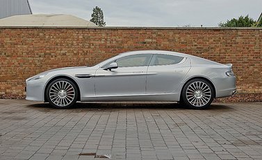 Aston Martin Rapide S 8