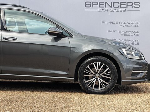 Volkswagen Golf SE NAVIGATION TDI DSG 11