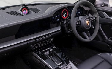 Porsche 911 Targa 4S (992) 17