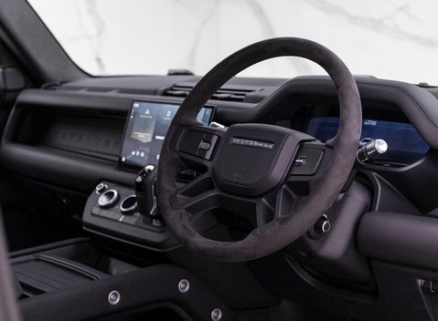 Land Rover Defender 90 V8 Carpathian Edition 9