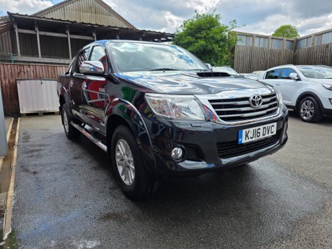 Toyota Hilux INVINCIBLE 4X4 D-4D DCB Auto 3