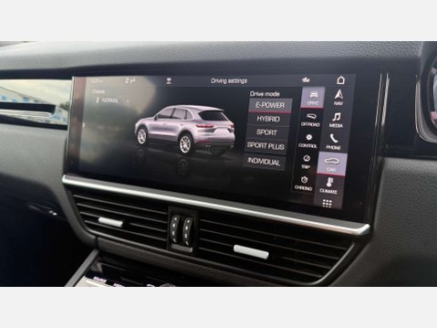 Porsche Cayenne 3.0 Cayenne V6 E-Hybrid Auto 4WD 5dr 26