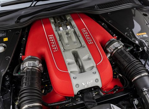 Ferrari 812 Superfast 32