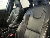 Volvo V40 2.0 V40 R-Design Pro D3 Auto 5dr 31
