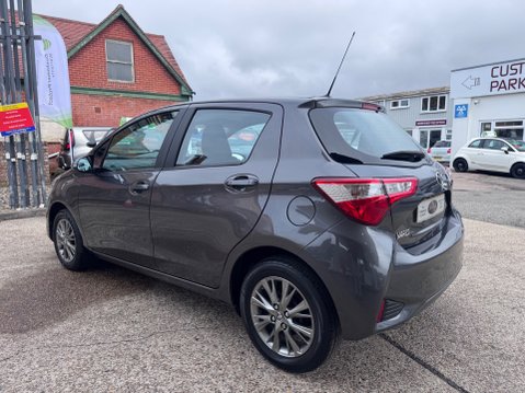 Toyota Yaris VVT-I ICON 7