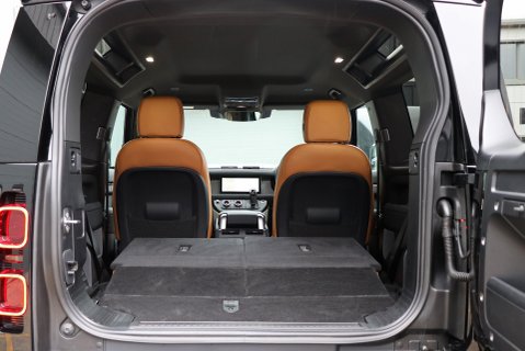 Defender 90 Commercial 7