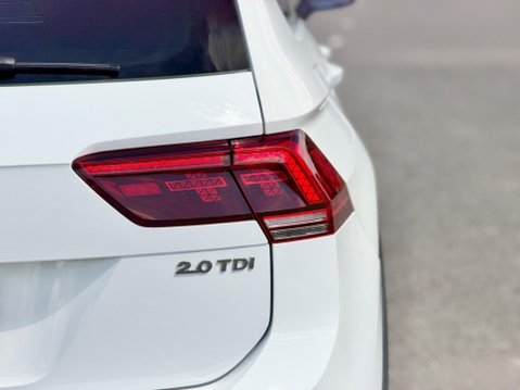 Volkswagen Tiguan 2.0 TDI R-Line Euro 6 (s/s) 5dr 30