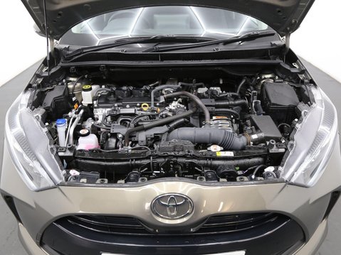 Toyota Yaris 1.5 VVT-h Design E-CVT Euro 6 (s/s) 5dr 27