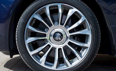 Rolls-Royce Dawn 12
