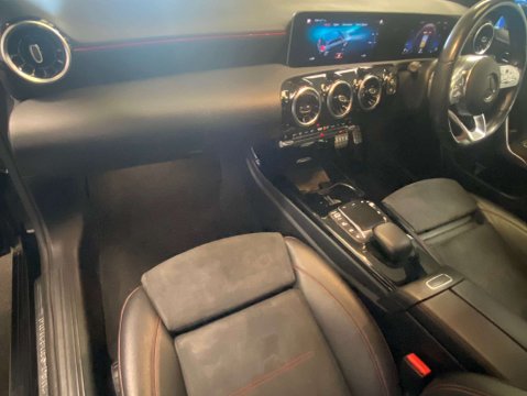 Mercedes-Benz A Class 1.3 A 200 AMG Line Executive Auto 5dr 39