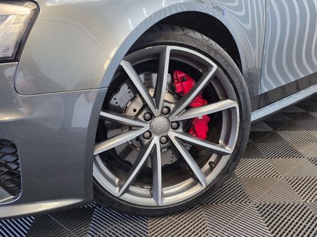 Audi RS4 4.2 FSI V8 Estate 5dr Petrol S Tronic quattro Euro 5 (450 ps) 34