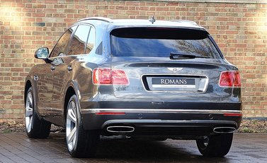 Bentley Bentayga 12