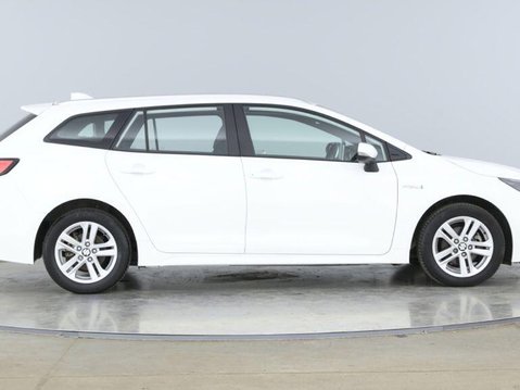 Suzuki Swace MOTION 5