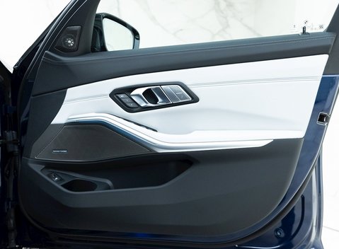 BMW M3 Competition XDrive Touring 21