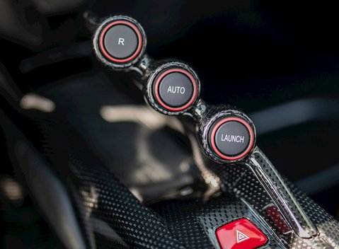 Ferrari LaFerrari 18