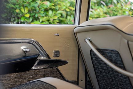 Chrysler New Yorker Town & Country Station Wagon 28