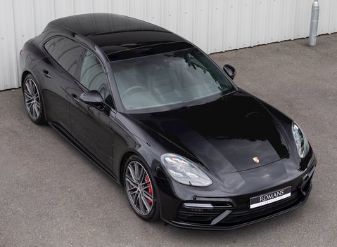 Porsche Panamera Turbo Sport Turismo 8