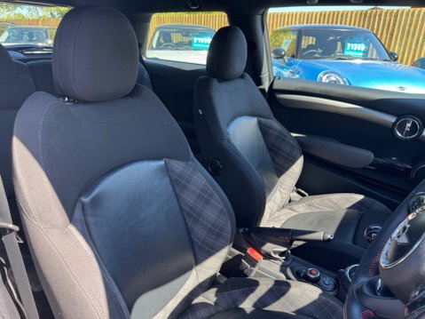 Mini Hatch COOPER 18