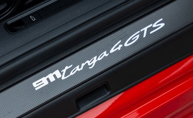 Porsche 911 Targa 4 GTS (992) 32
