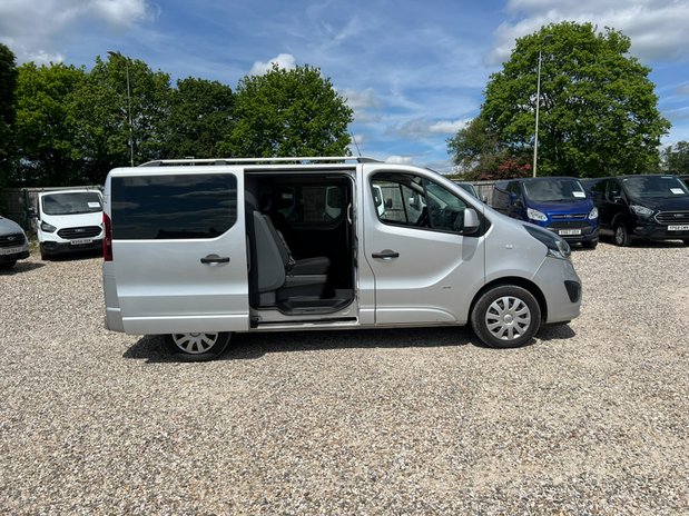 Vauxhall Vivaro SWB L1H1 Low Roof Sport 2900 EURO 6 NO VAT 25